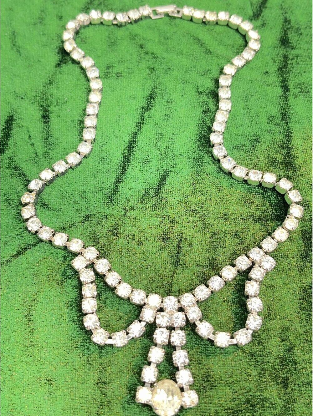 #93 1950’s Paste Glass Clear Bow & Swag Bib Necklace Silver Tone 16”